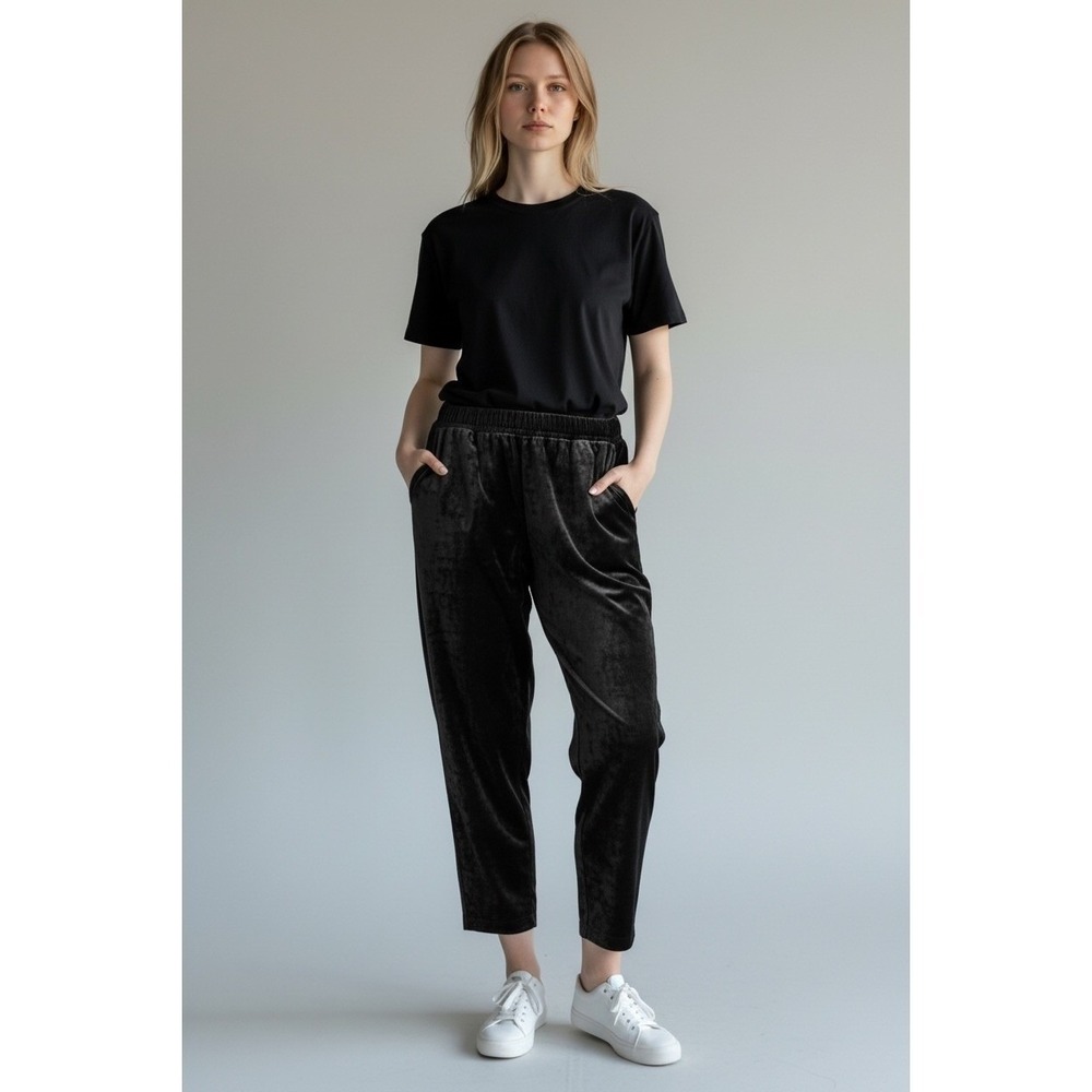 NWT Ann Taylor Black Velvet Tapered Elastic Waist Pants Medium‎ Pull On